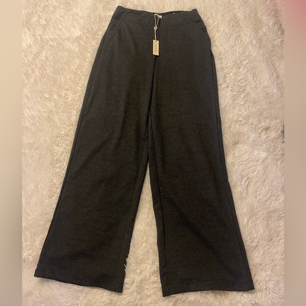 Wide leg trousers
